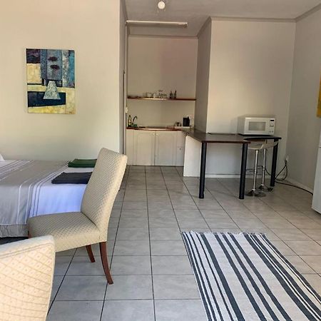 Le Grec Wine Tram Apartment Franschhoek Bagian luar foto