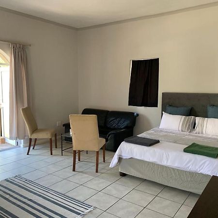 Le Grec Wine Tram Apartment Franschhoek Bagian luar foto