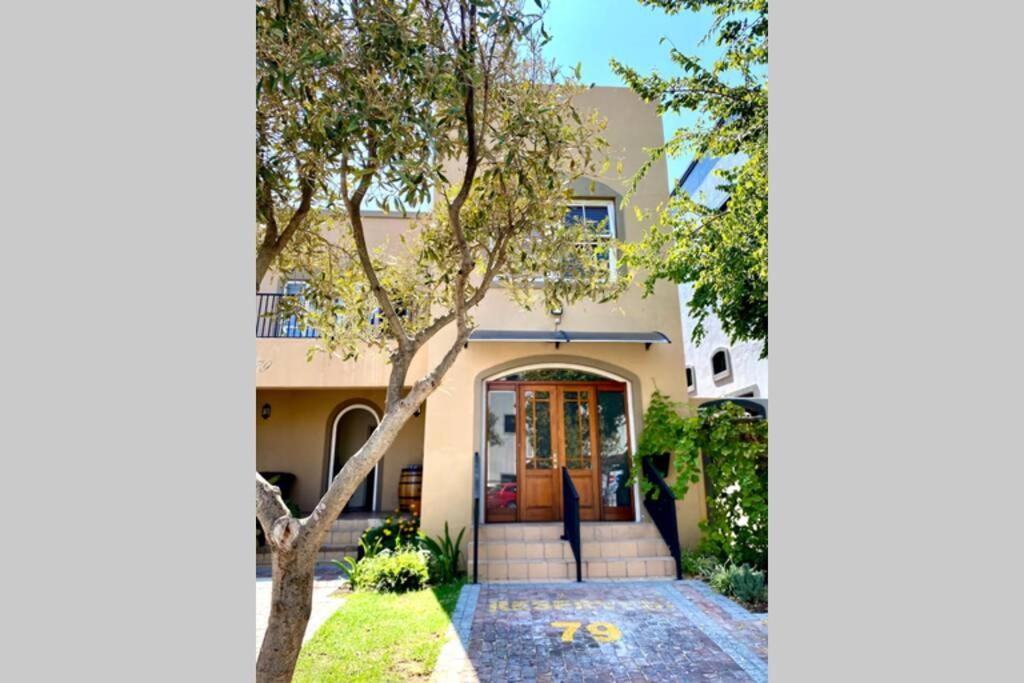 Le Grec Wine Tram Apartment Franschhoek Bagian luar foto