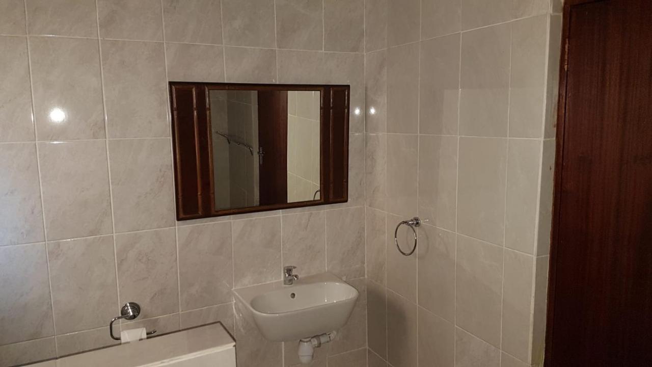 Le Grec Wine Tram Apartment Franschhoek Bagian luar foto